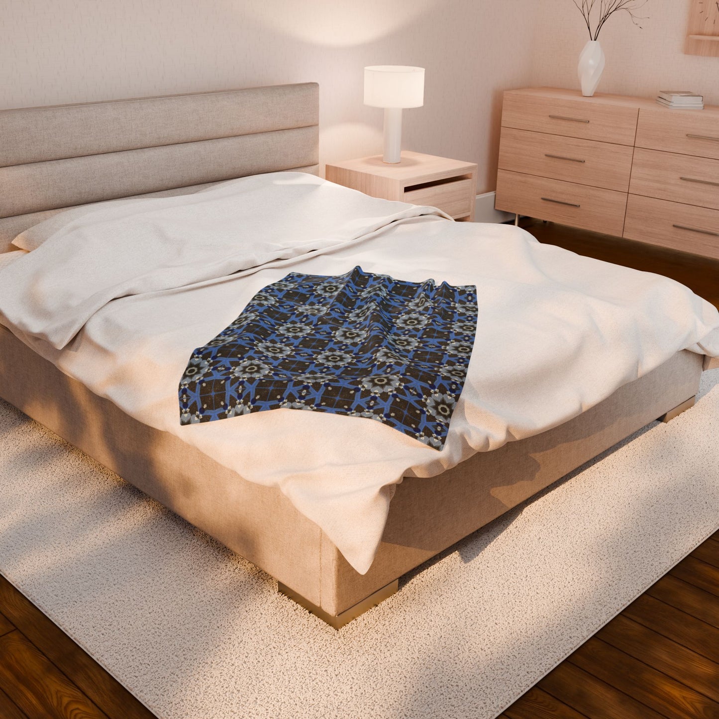Blue Quilt Pattern Velveteen Plush Blanket – Soft Geometric Throw Blanket for Home Decor