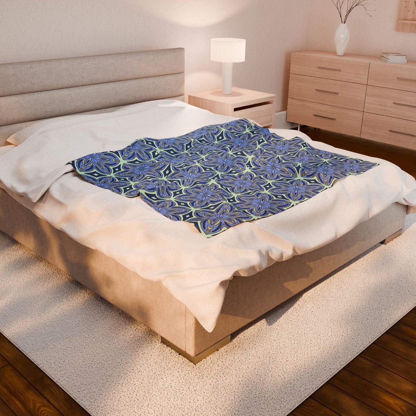 Pale Cornflower Blue and Yellow Velveteen Plush Blanket – Soft Geometric Floral Throw for Home Decor
