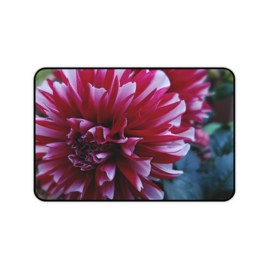 Red and White Dahlia Desk Mat – Botanical Floral Workspace Accessory, Cottagecore Garden-Inspired Mouse Pad