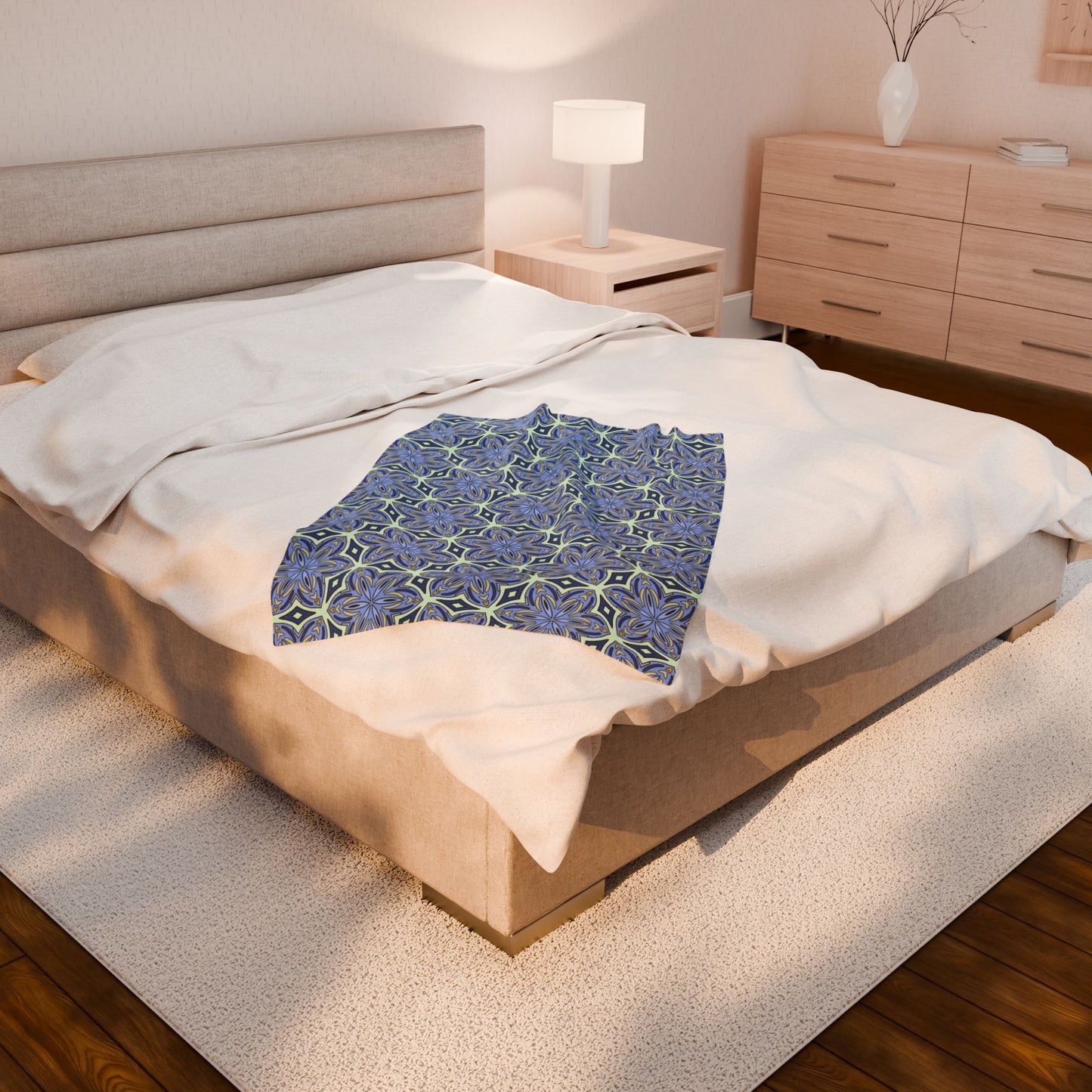 Pale Cornflower Blue and Yellow Velveteen Plush Blanket – Soft Geometric Floral Throw for Home Decor