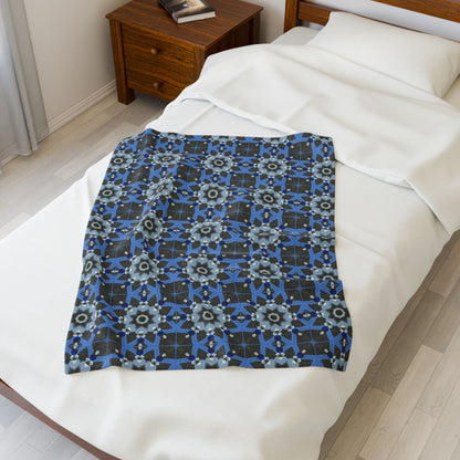Blue Quilt Pattern Velveteen Plush Blanket – Soft Geometric Throw Blanket for Home Decor