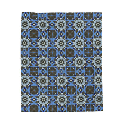 Blue Quilt Pattern Velveteen Plush Blanket – Soft Geometric Throw Blanket for Home Decor