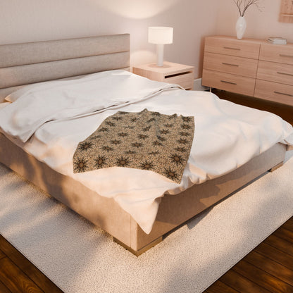 Desert Suns Velveteen Throw Blanket – Warm Southwest-Inspired Sun Pattern for Cozy Modern Homes