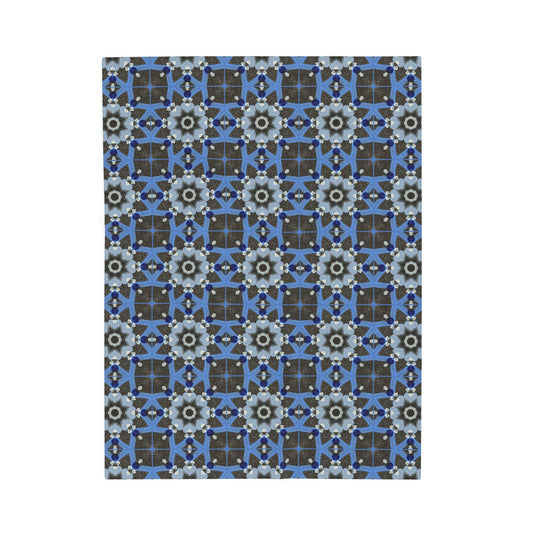 Blue Quilt Pattern Velveteen Plush Blanket – Soft Geometric Throw Blanket for Home Decor